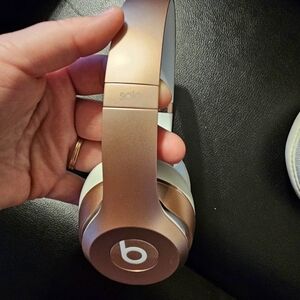 Beats Solo 2 Rose Gold